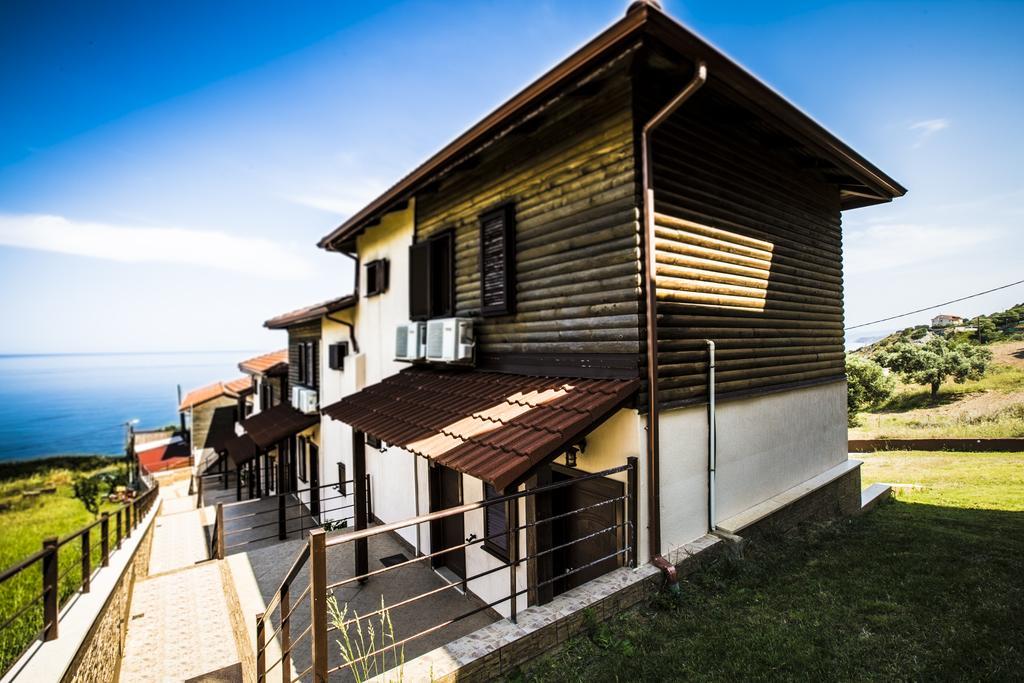 Wooden Nest Apartment Akhladheri ภายนอก รูปภาพ